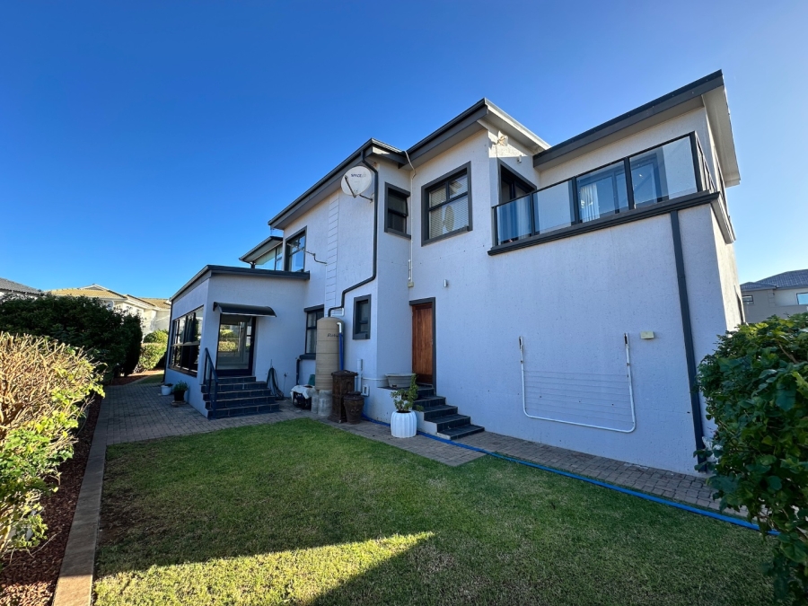 4 Bedroom Property for Sale in Hartenbos Heuwels Western Cape